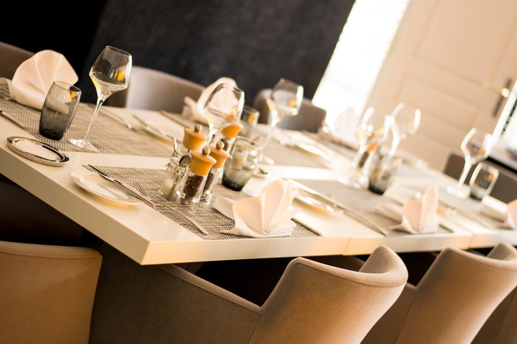 Hotel Restaurant Des Remparts Chaumont  Ngoại thất bức ảnh